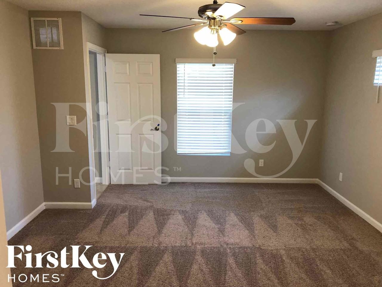 561 Se Brookside Ter - Photo 7 of 15