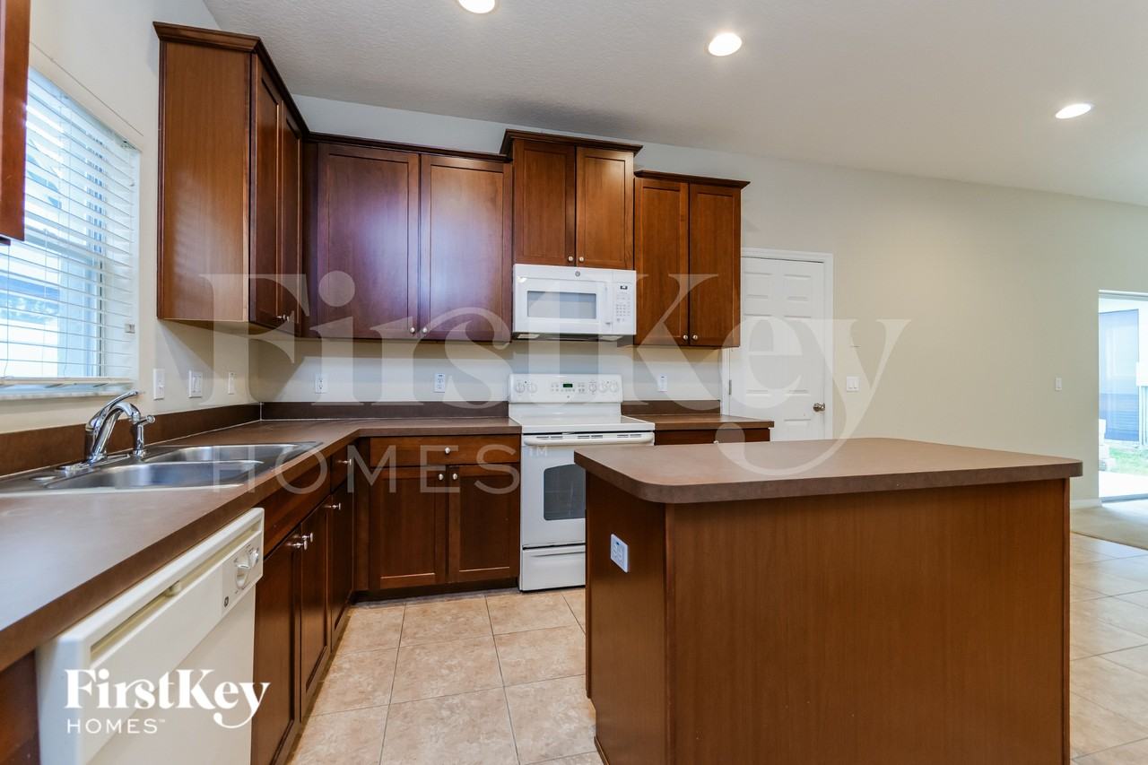 5457 Gemgold Ct - Photo 5 of 16