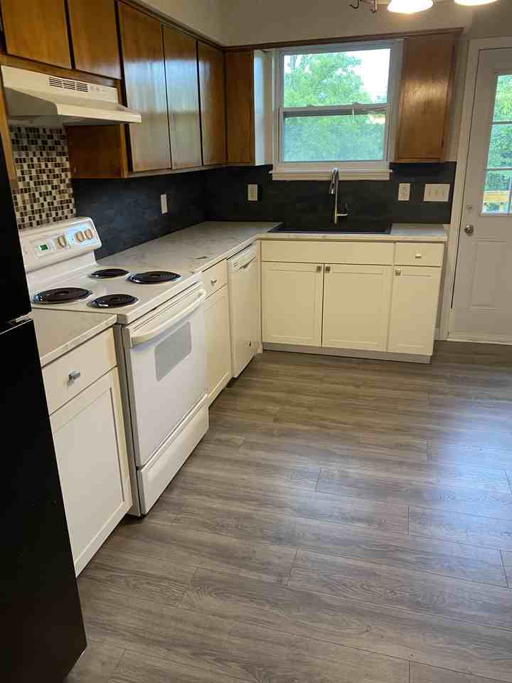 545 Moncrief Ave - Photo 5 of 8