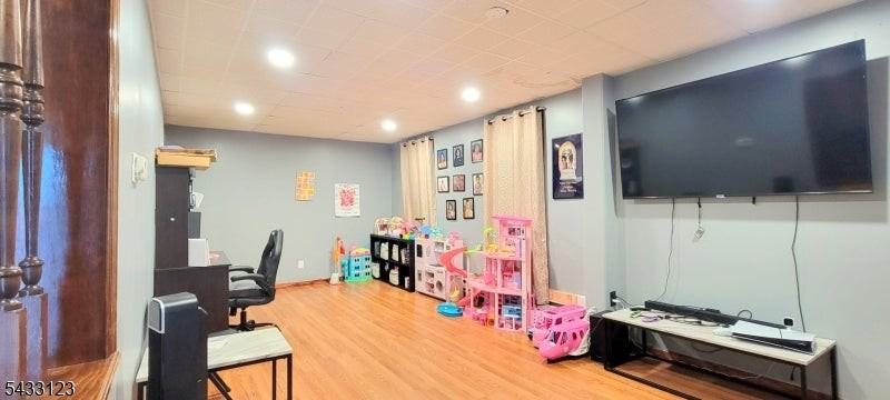 47 Passaic Ave - Photo 4 of 19