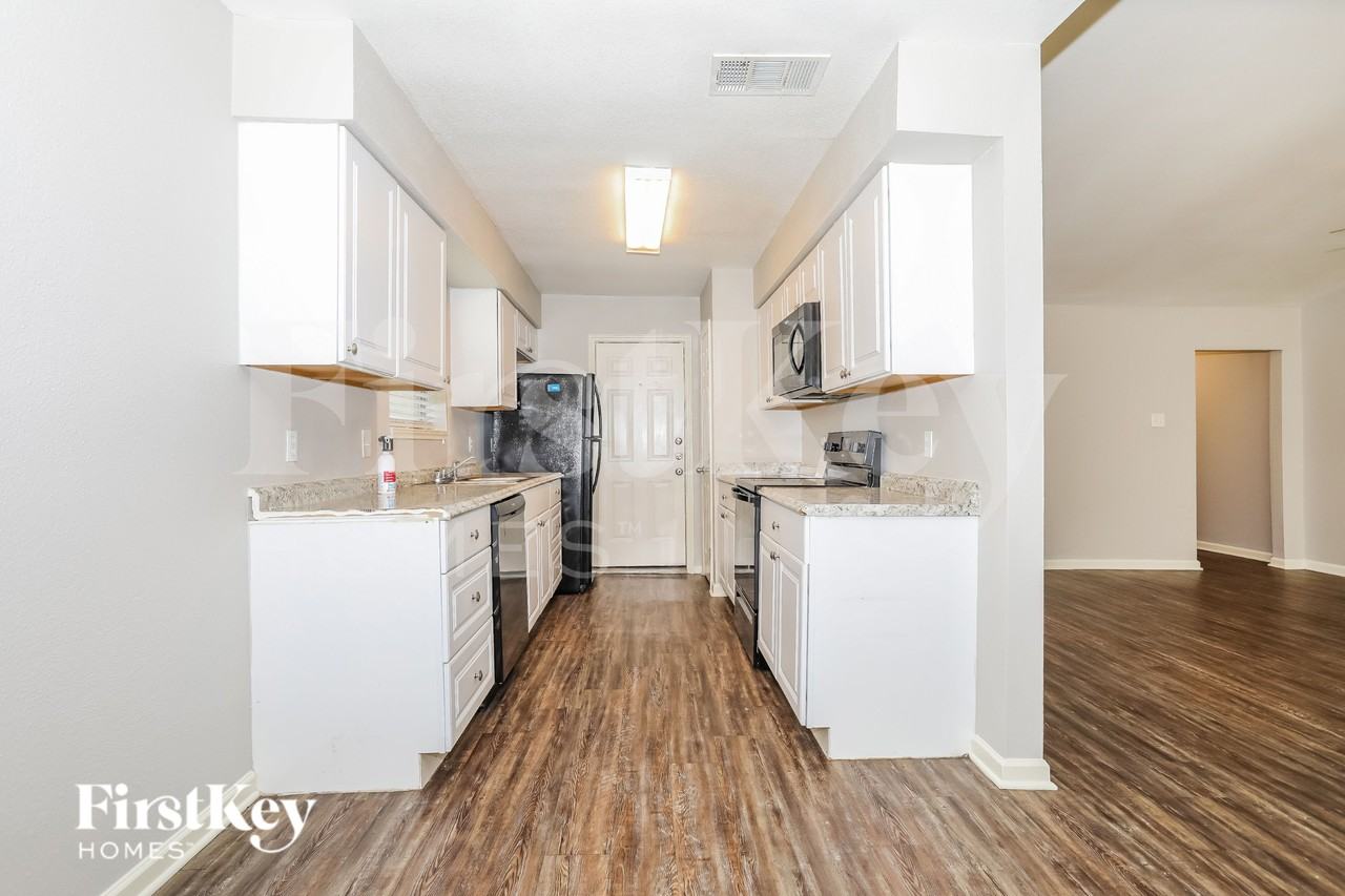5019 Monteith Dr - Photo 6 of 17
