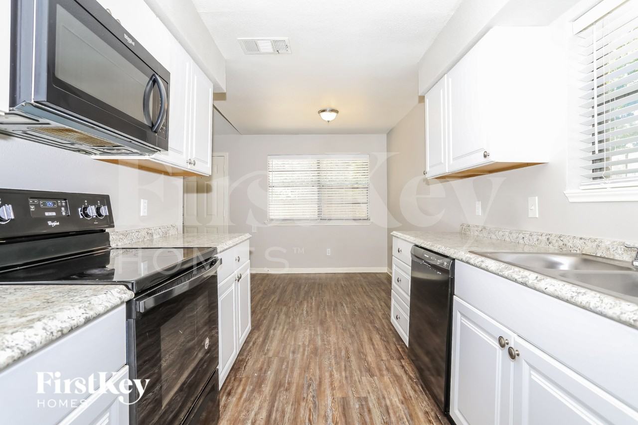 5019 Monteith Dr - Photo 7 of 17