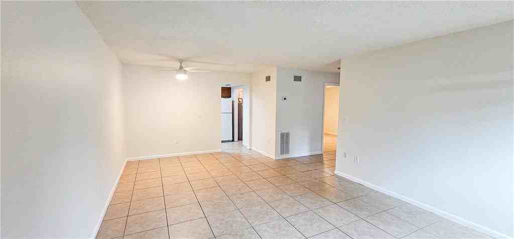 1527 41st Ave - Photo 3 of 14