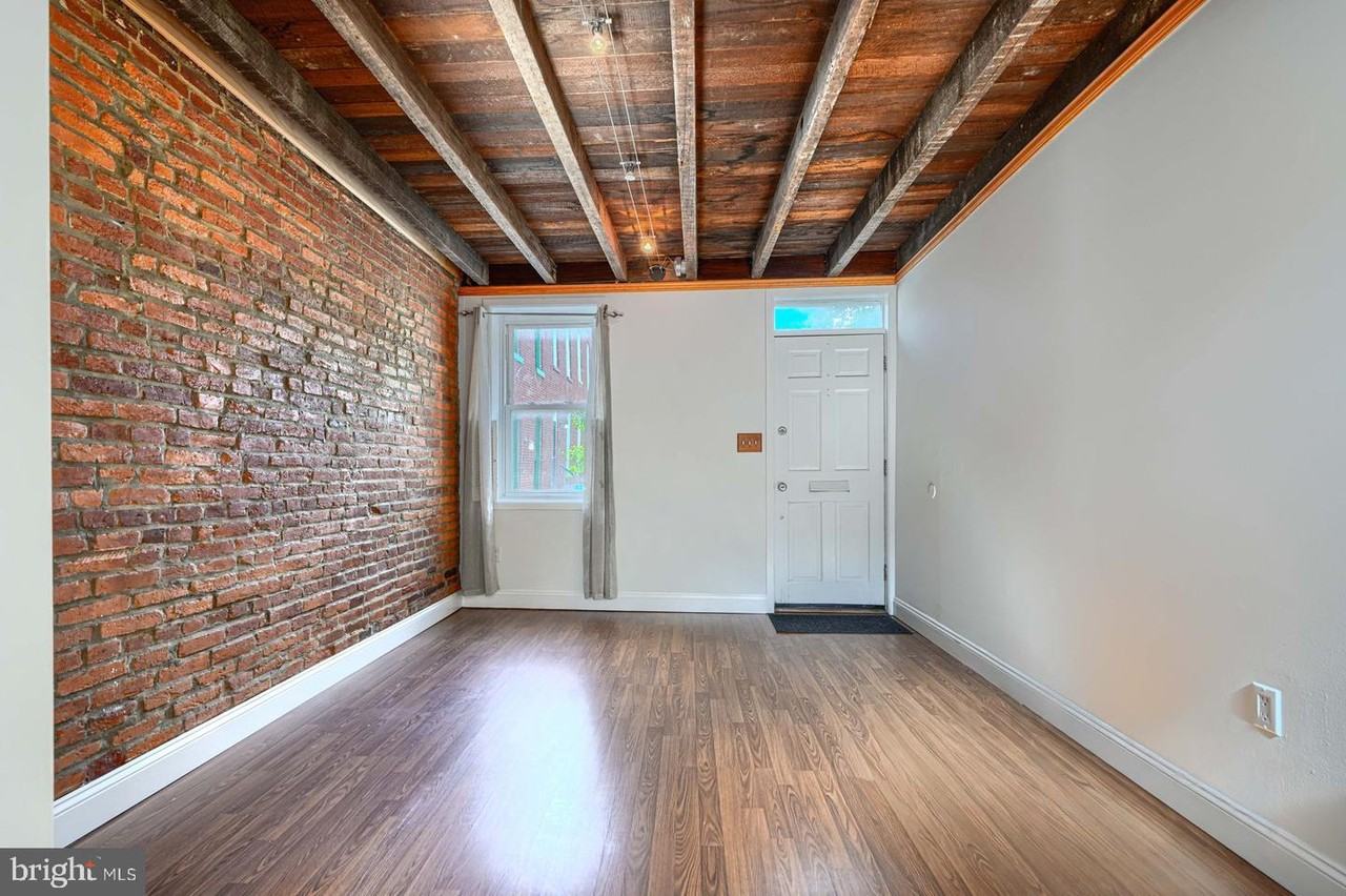 1026 Patapsco St - Photo 4 of 24