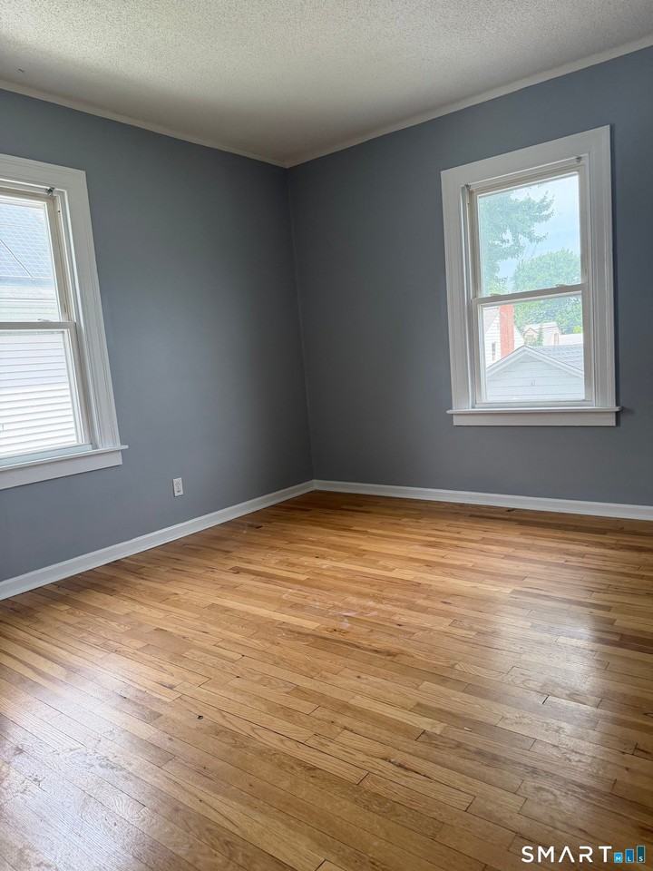 34 Goodrich St - Photo 5 of 10