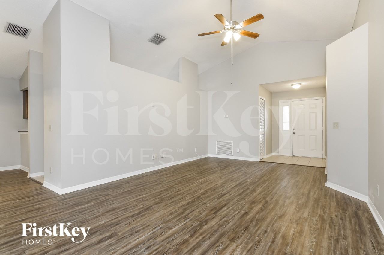 4322 Kipling Ave - Photo 4 of 17