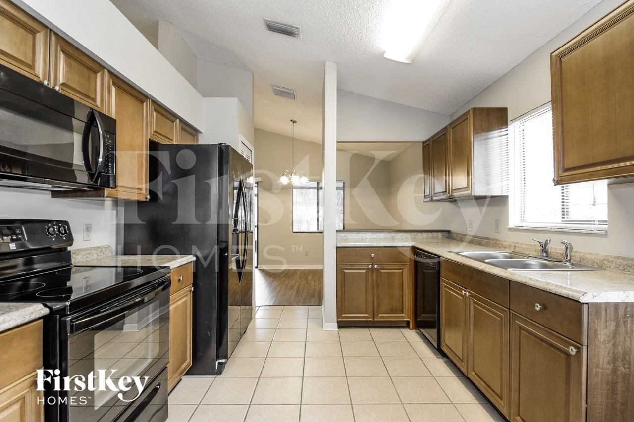 4322 Kipling Ave - Photo 6 of 17