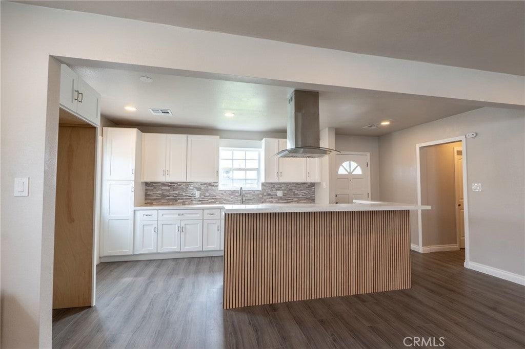 14043 Mystic St - Photo 4 of 25