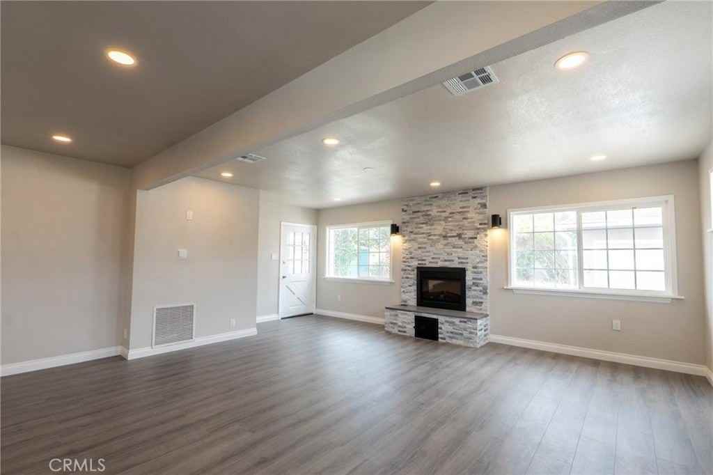 14043 Mystic St - Photo 6 of 25