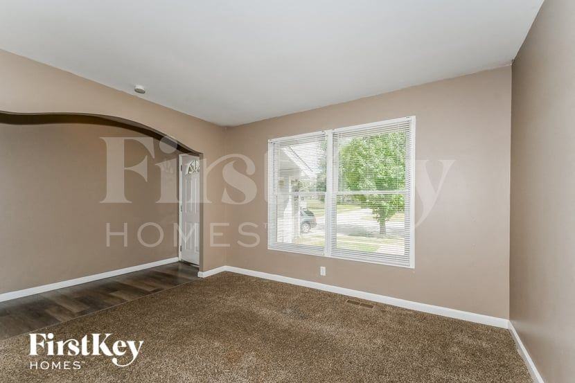 3574 Norberg Dr - Photo 3 of 15