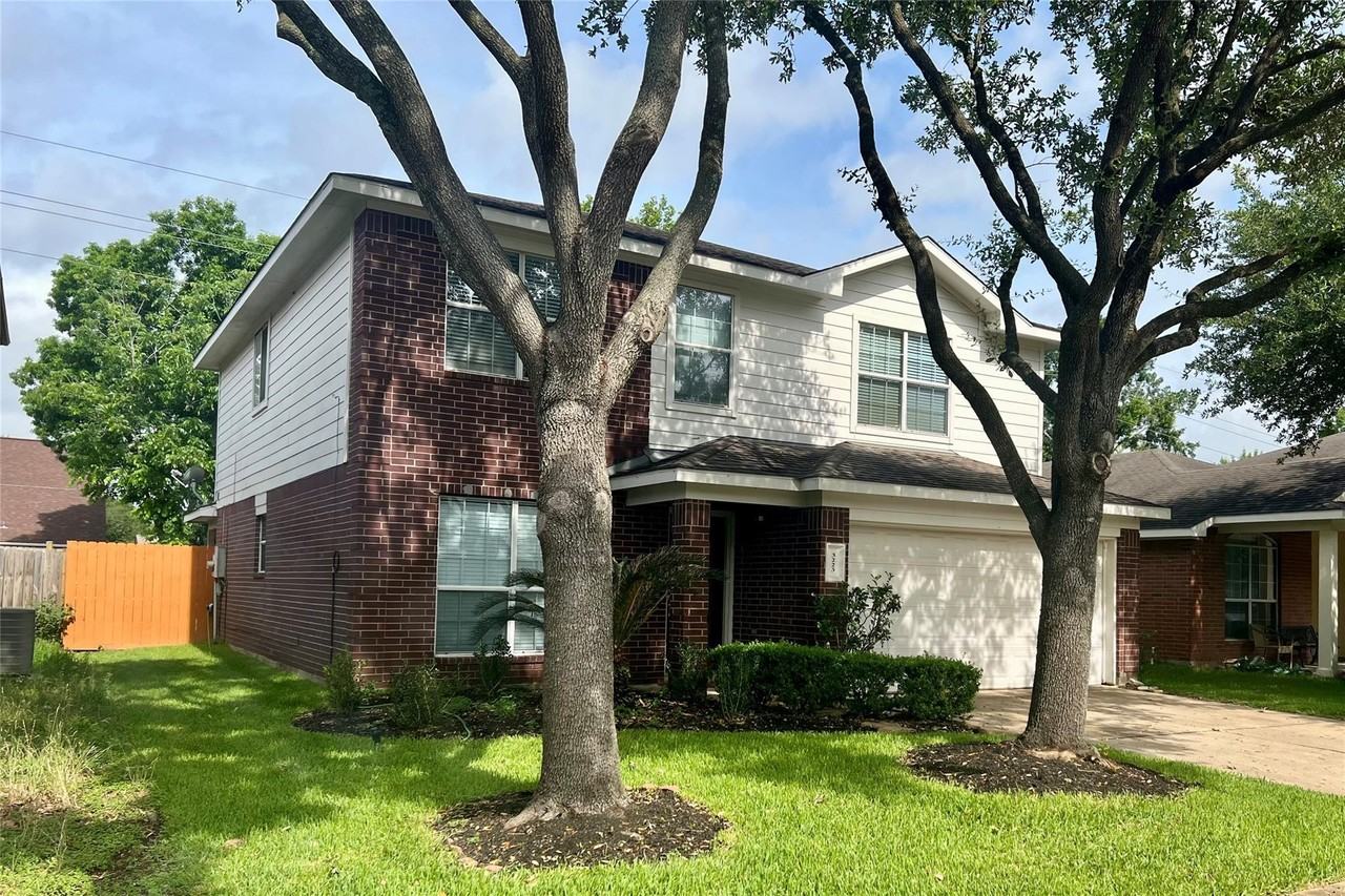 3223 Amber Meadow Dr