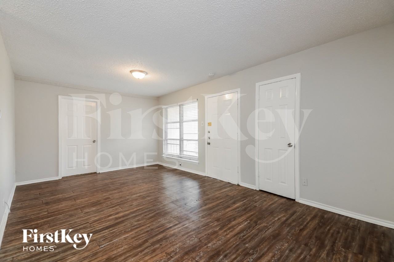 3101 Marydale Rd - Photo 6 of 17