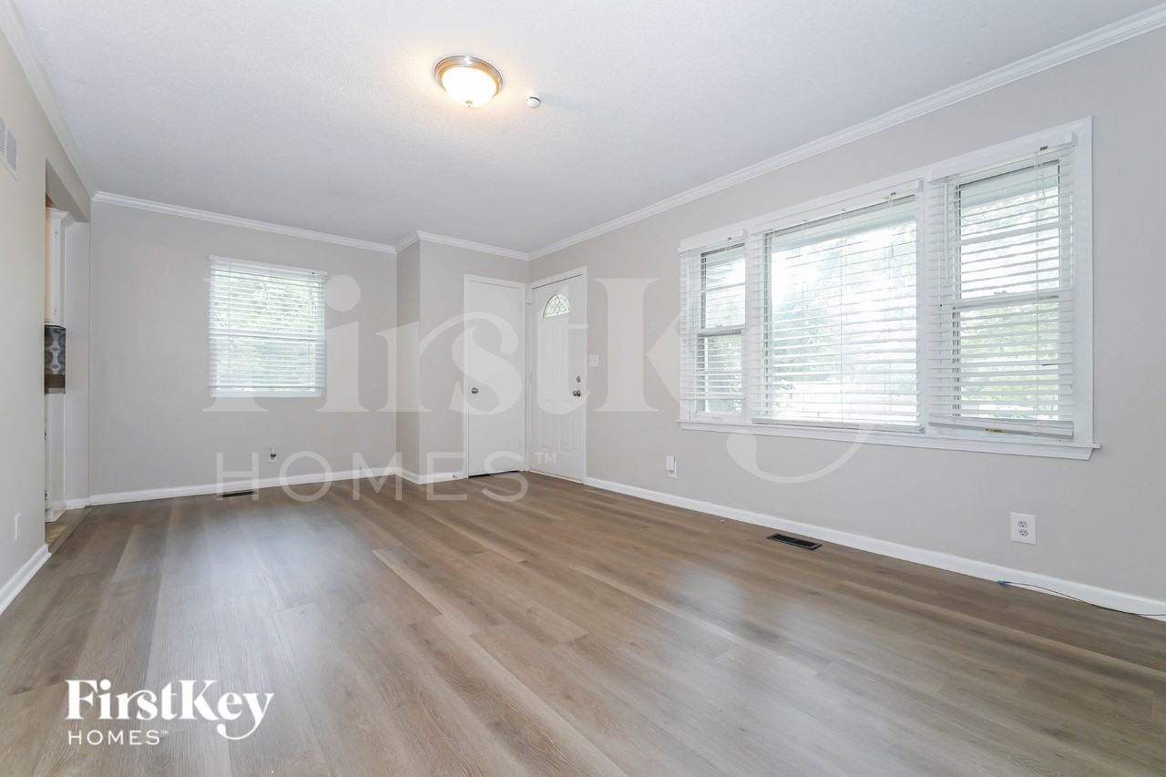 201 E Hale St - Photo 2 of 19