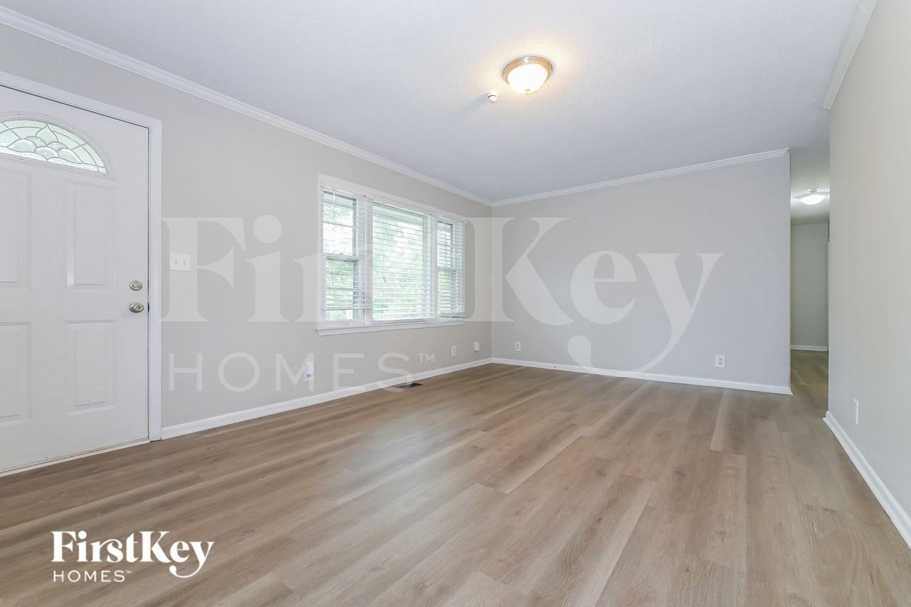 201 E Hale St - Photo 4 of 19