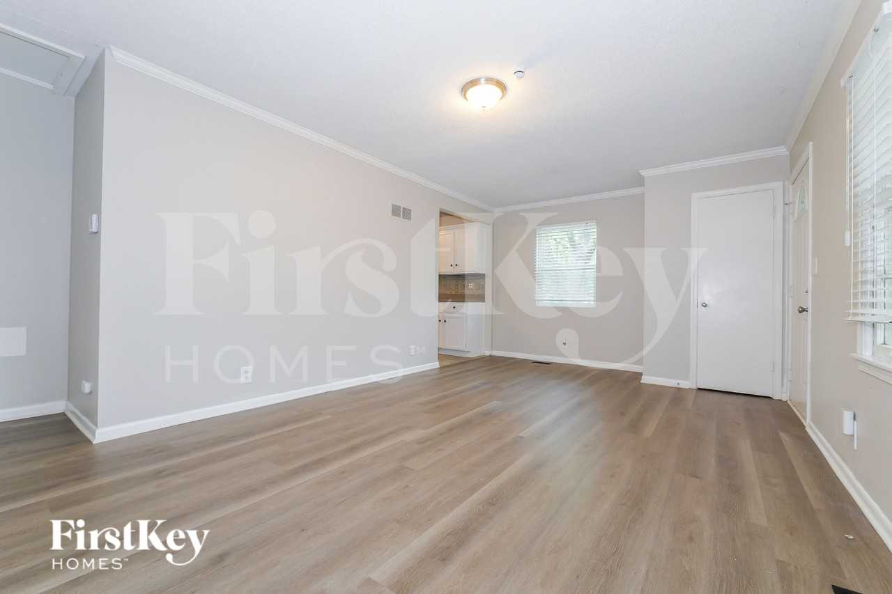 201 E Hale St - Photo 5 of 19