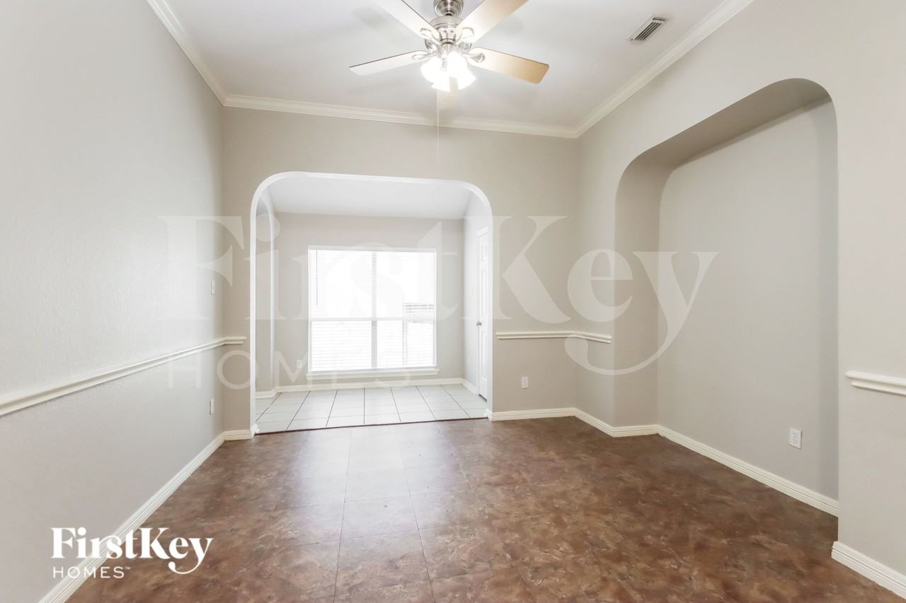 17923 Diamond Peak Ct - Photo 5 of 16