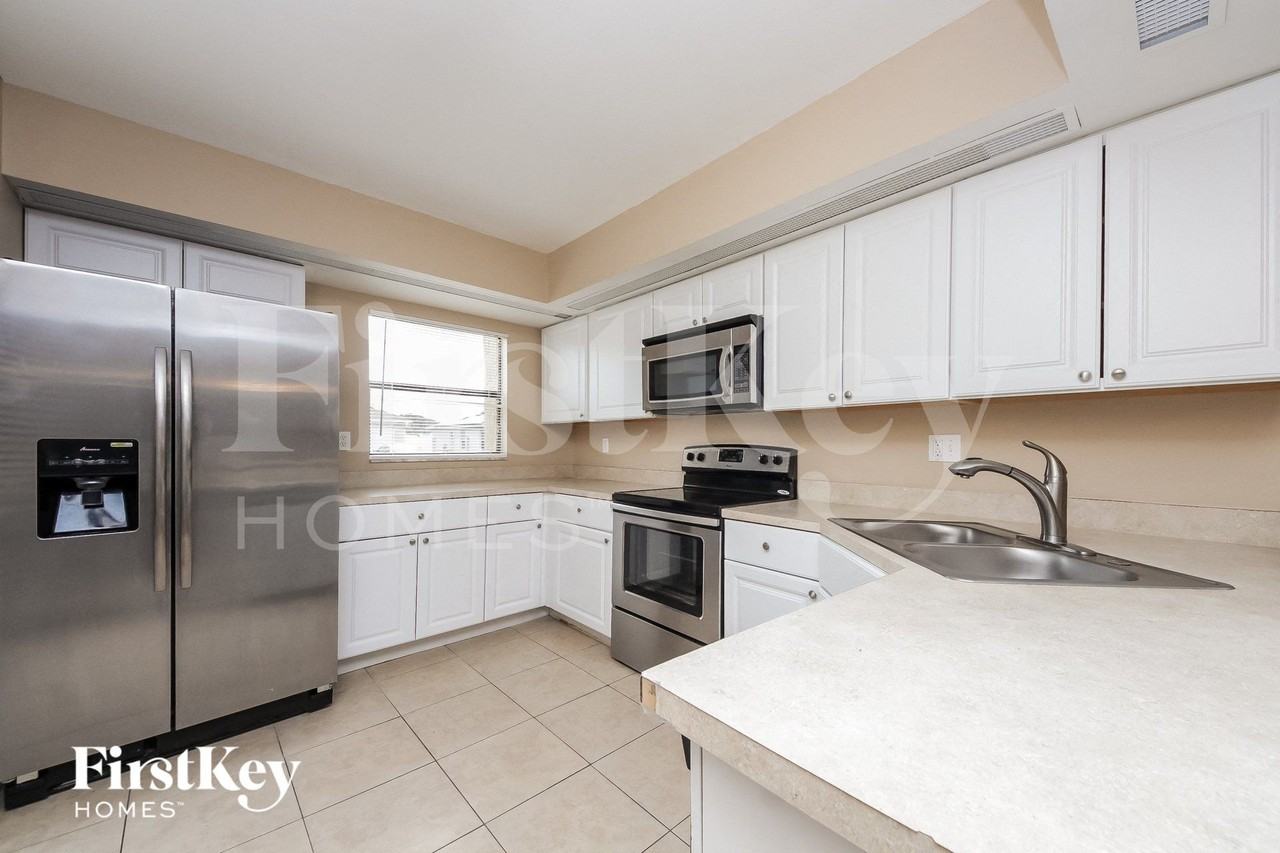 143 Dorchester Ct - Photo 6 of 15