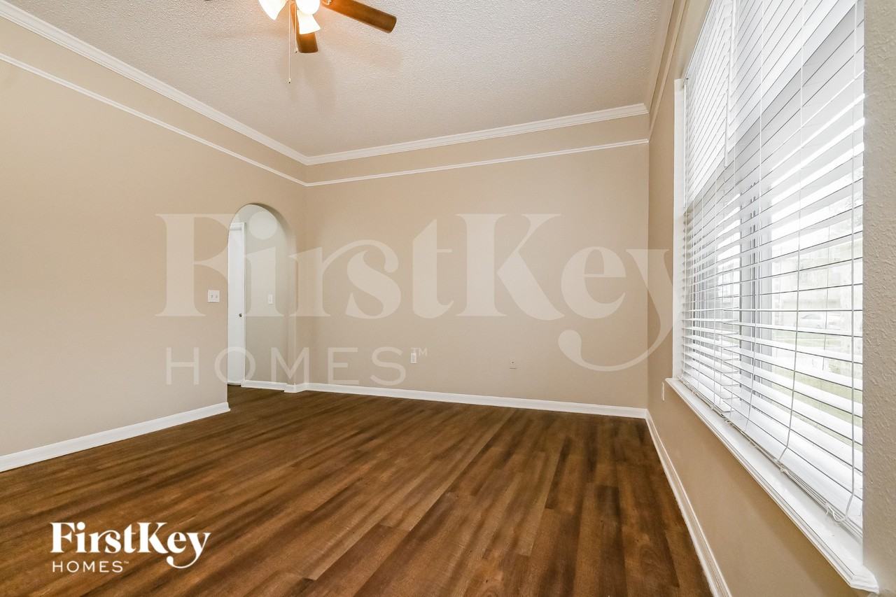 12734 Kings Lake Dr - Photo 2 of 17