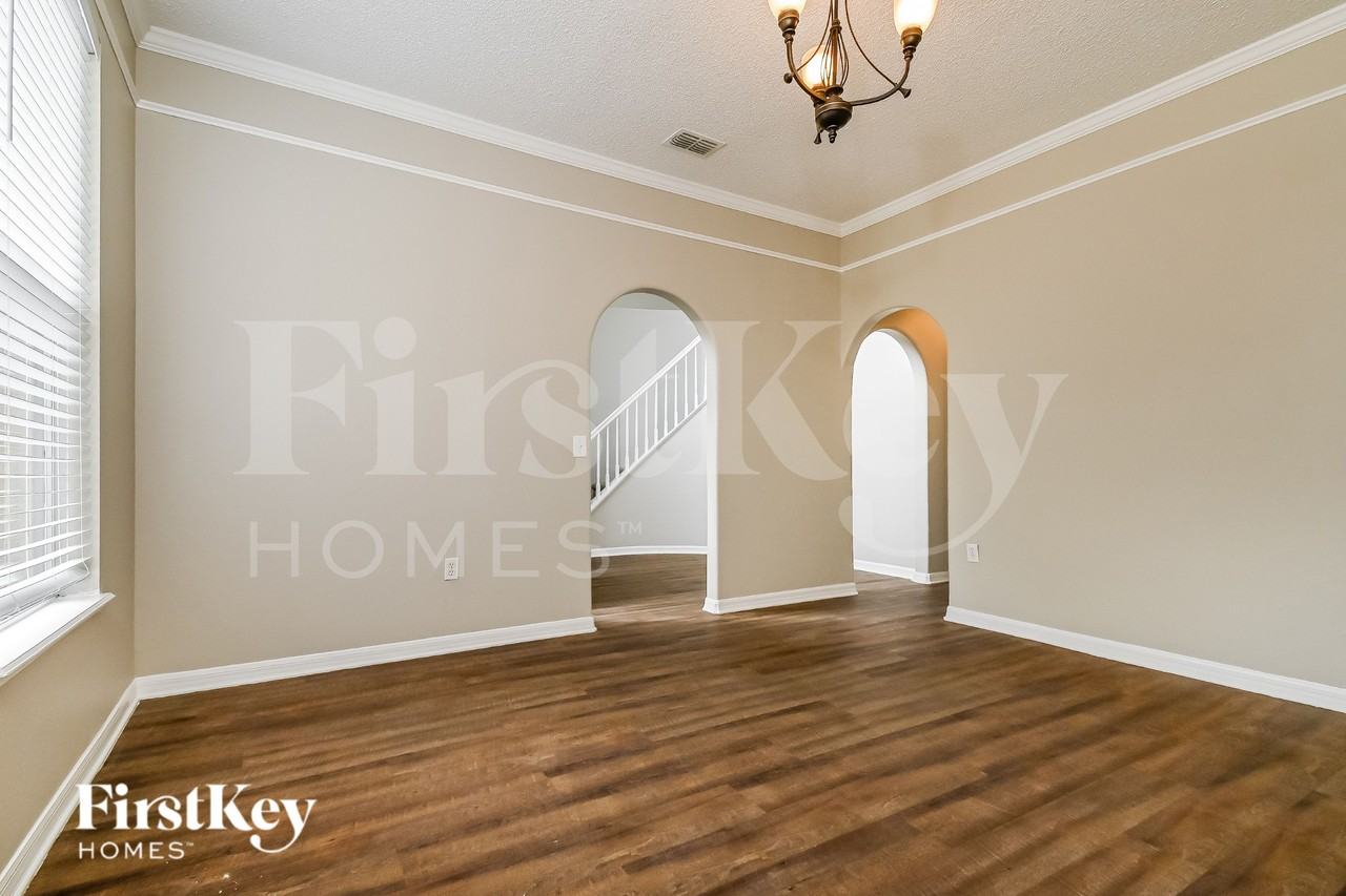 12734 Kings Lake Dr - Photo 4 of 17
