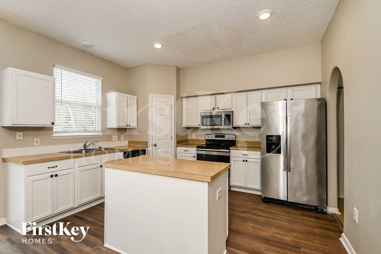 12734 Kings Lake Dr - Photo 5 of 17