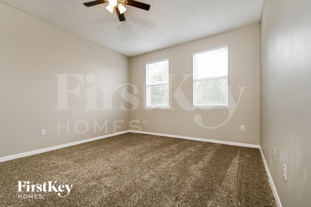 12734 Kings Lake Dr - Photo 7 of 17