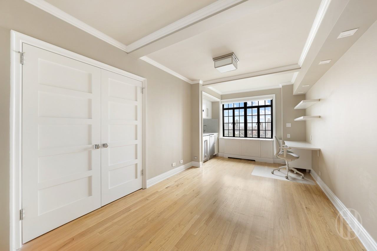 5 Tudor City Place #1834 - Photo 2 of 13