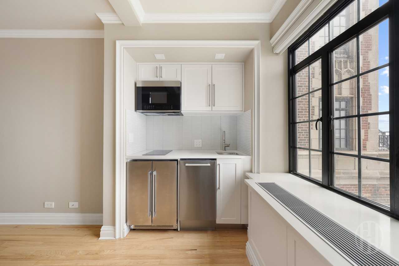 5 Tudor City Place #1834 - Photo 3 of 13