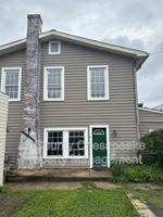 featured image of 1011 Main St #B
