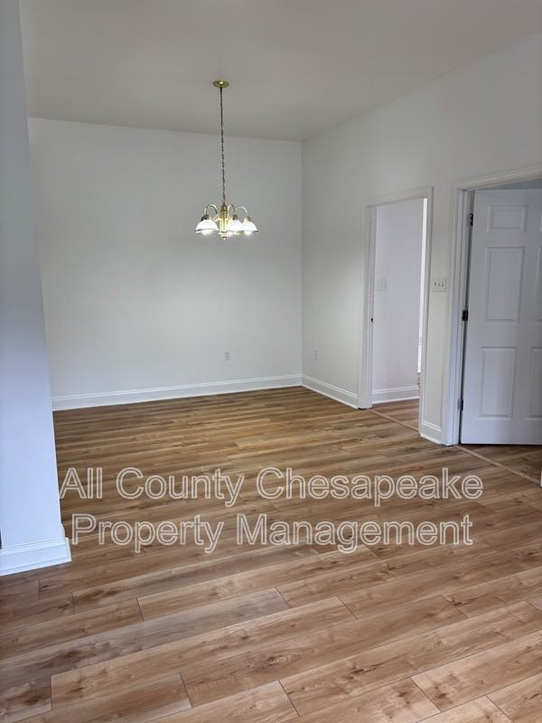 1011 Main St #B - Photo 3 of 12