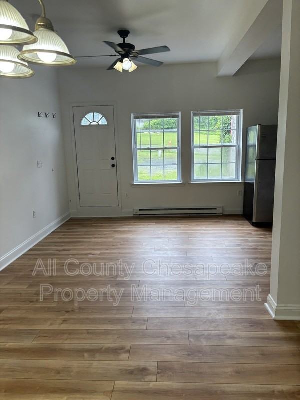 1011 Main St #B - Photo 4 of 12