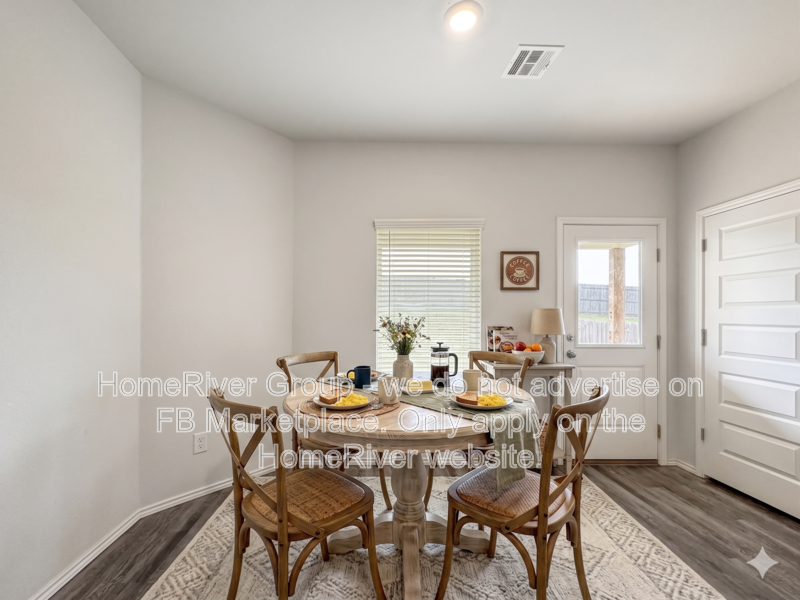 9613 Laredo Ln - Photo 5 of 24