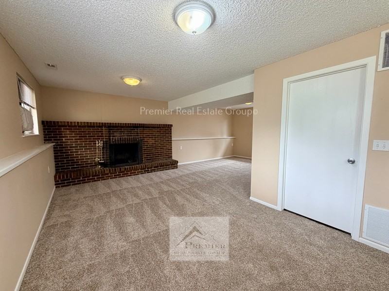 6156 Del Paz Dr - Photo 3 of 11