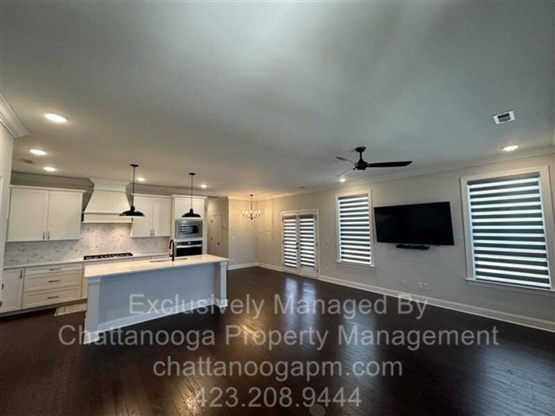 1526 Bowtie Rd - Photo 4 of 35