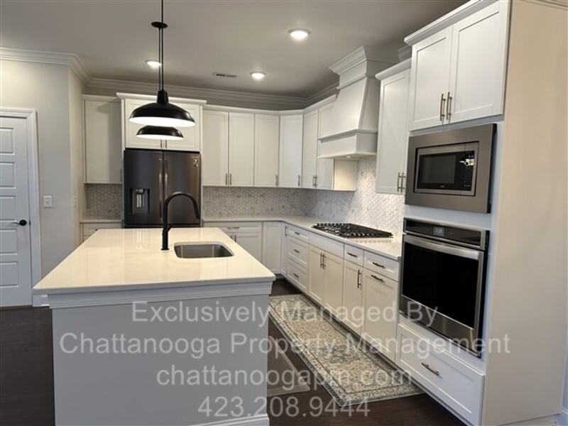 1526 Bowtie Rd - Photo 7 of 35