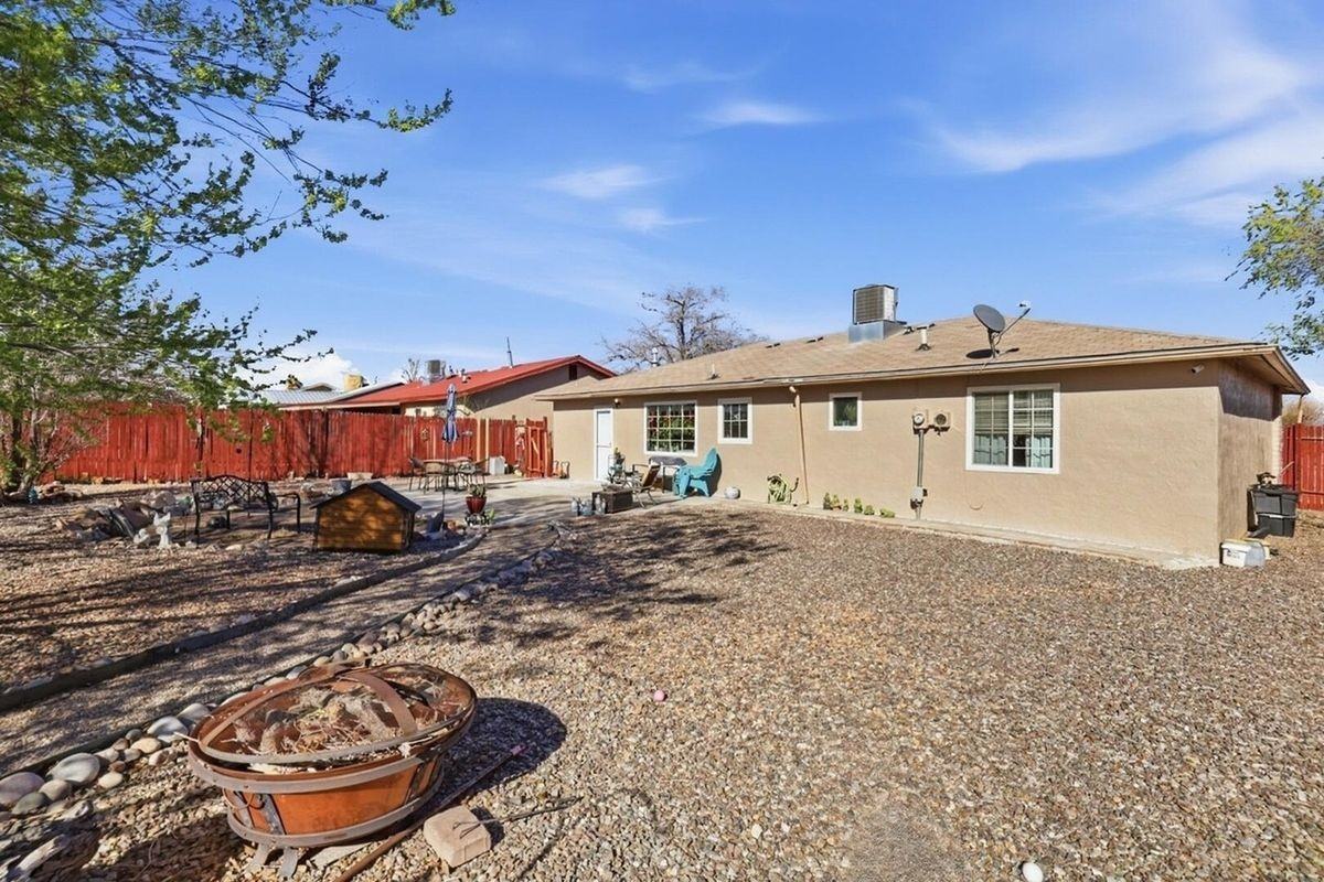 1212 Mimbres St Sw - Photo 6 of 18