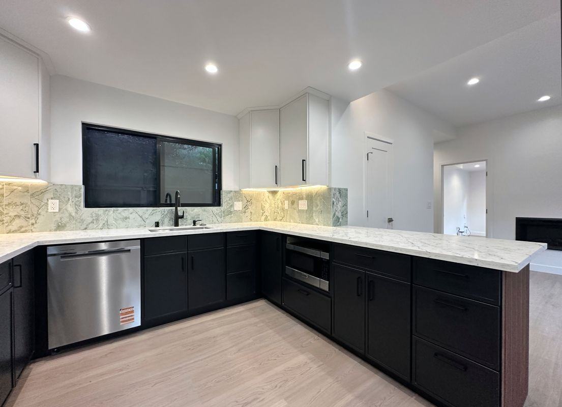 2091 Harvard St - Photo 4 of 37