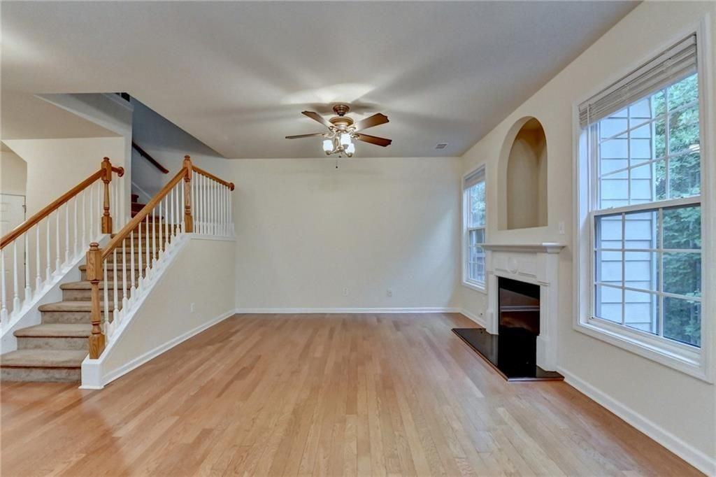 1641 Tailmore Ln - Photo 3 of 39