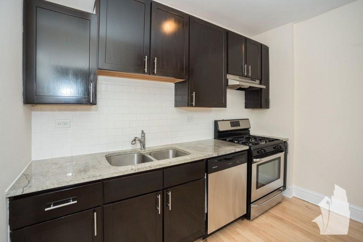 5208 N Leavitt St - Photo 3 of 12