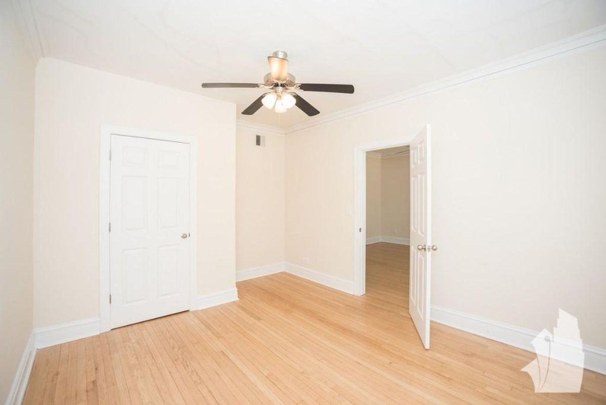 5208 N Leavitt St - Photo 7 of 12