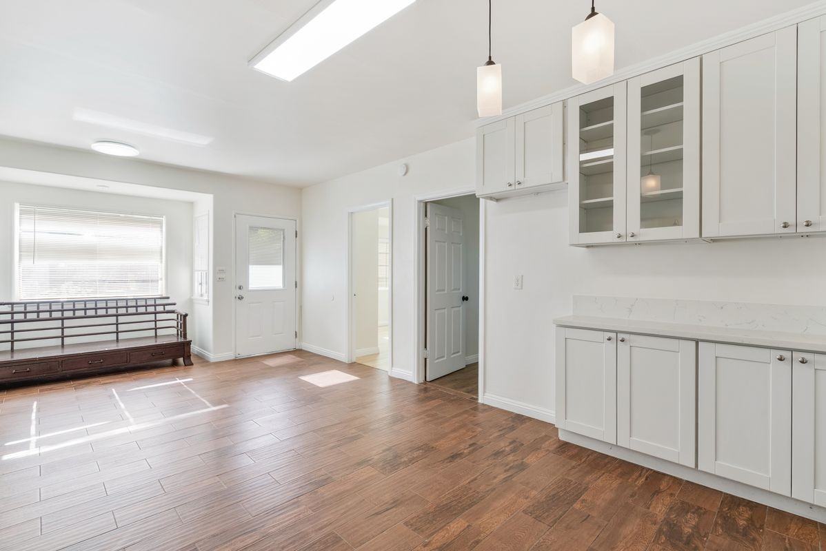 1285 E Broadway - Photo 2 of 3