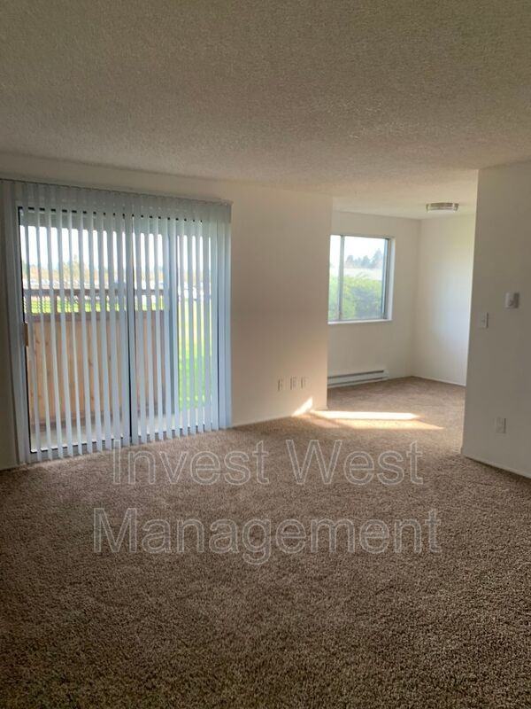 319 Neavenue #D - Photo 3 of 15