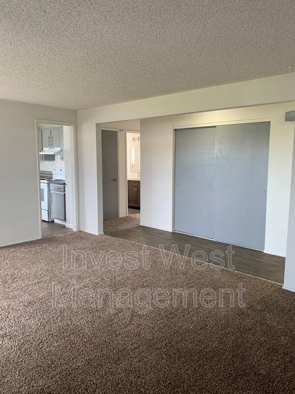 319 Neavenue #D - Photo 4 of 15