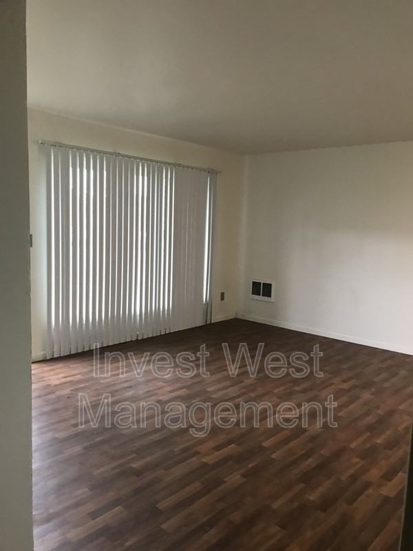 224 Cypress St - Photo 2 of 12