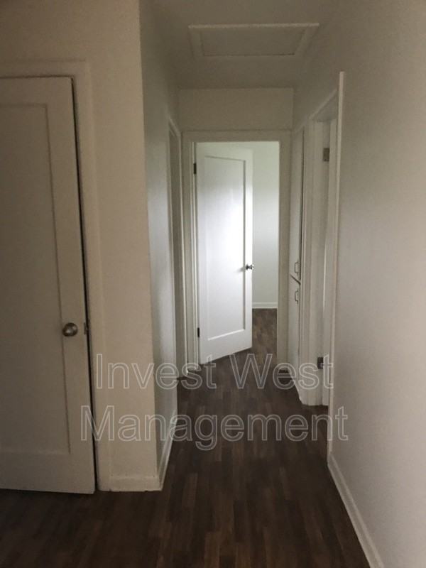 224 Cypress St - Photo 5 of 12