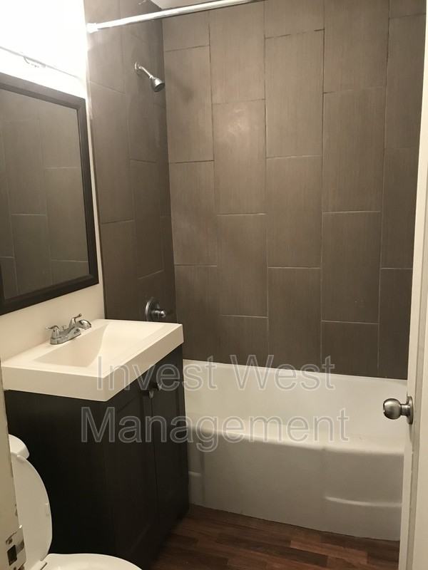 224 Cypress St - Photo 7 of 12