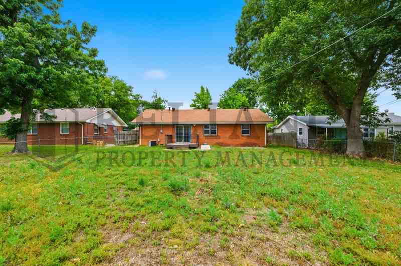 8025 E Indianapolis St - Photo 4 of 33