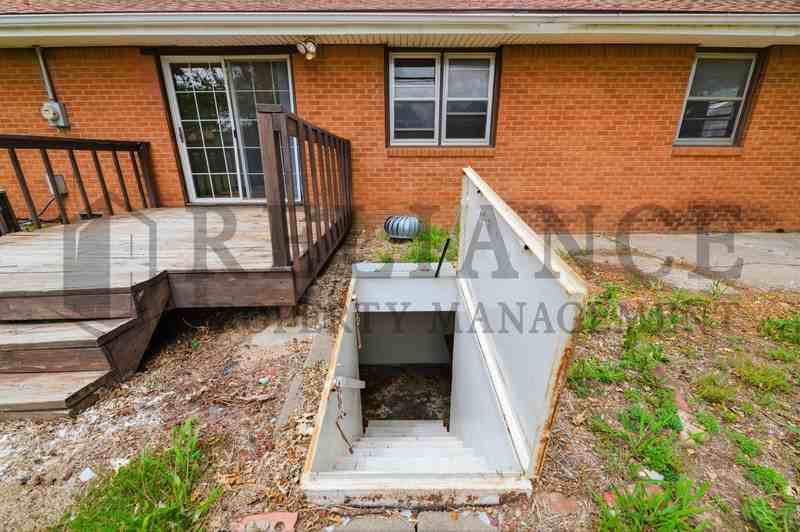 8025 E Indianapolis St - Photo 7 of 33
