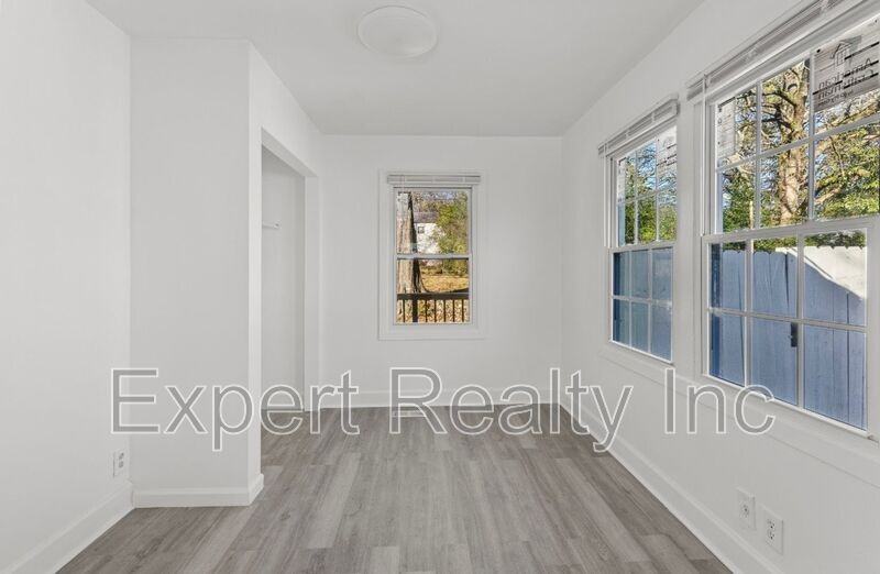 9036 Beverly Dr N - Photo 5 of 11