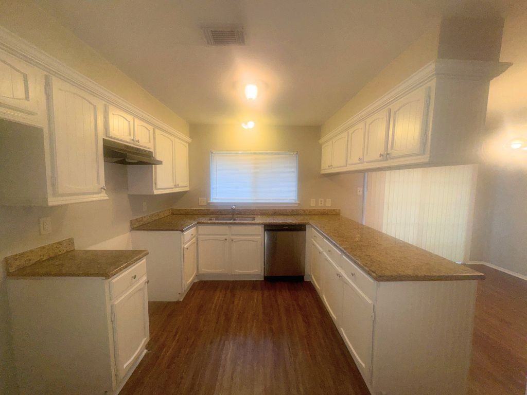 2222 Riverford Dr - Photo 6 of 19