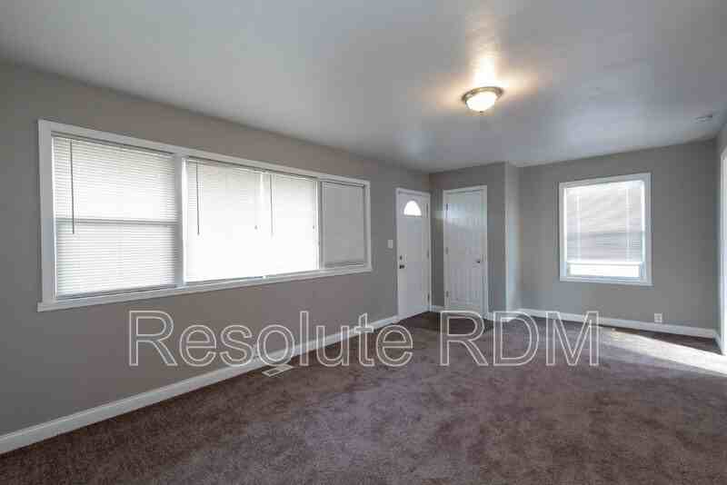 7955 E 49th St - Photo 5 of 23